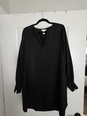 Black Long Sleeve Tunic Dress with V-Neck